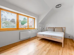 Pronájem kanceláře, Roztoky, Nad vinicemi, 393 m2