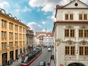 Prodej bytu 4+1, Praha - Malá Strana, Malostranské náměstí, 91 m2