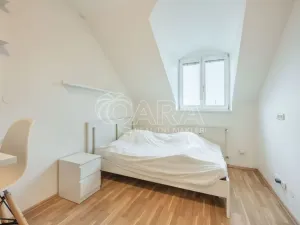 Prodej bytu 1+kk, Praha - Smíchov, Radlická, 25 m2