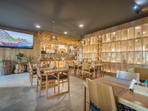 Prodej restaurace, Praha - Hostivař, náměstí Přátelství, 195 m2