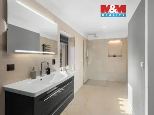 Prodej rodinného domu, Pchery, V Ořechovce, 228 m2