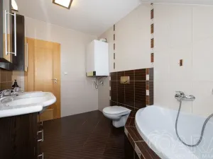 Prodej rodinného domu, Dolní Břežany, K Písnici, 136 m2