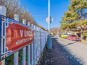 Pronájem bytu 3+1, Praha - Velká Chuchle, V úvoze, 80 m2