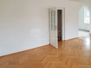 Pronájem rodinného domu, Hluboká nad Vltavou, Janáčkova, 200 m2