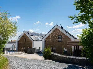 Prodej rodinného domu, Statenice, Nad Vinicí, 270 m2