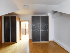 Pronájem bytu 3+1, Praha - Nové Město, Spálená, 127 m2