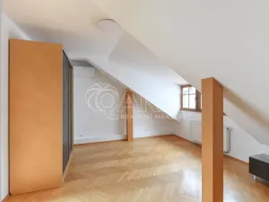 Pronájem kanceláře, Praha - Nové Město, Spálená, 127 m2