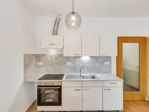 Prodej bytu 1+kk, Praha - Hlubočepy, Geologická, 48 m2