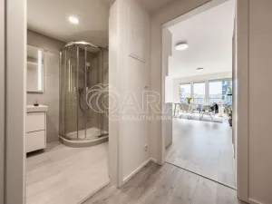 Pronájem bytu 1+kk, Praha - Hloubětín, Poděbradská, 39 m2