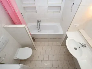 Pronájem bytu 1+kk, Praha - Holešovice, Janovského, 50 m2