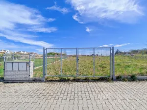 Prodej pozemku pro bydlení, Praha - Kyje, Pivoňská, 694 m2