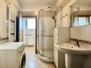 Pronájem bytu 1+1, Praha - Hloubětín, Nademlejnská, 41 m2