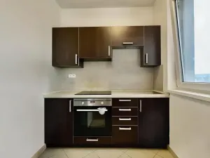 Pronájem bytu 1+1, Praha - Hloubětín, Nademlejnská, 41 m2