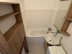 Pronájem bytu 2+kk, Praha - Kobylisy, Frýdlantská, 43 m2