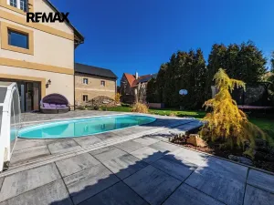 Prodej rodinného domu, Černuc, 330 m2