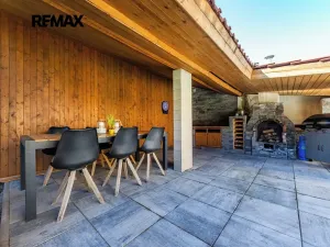 Prodej rodinného domu, Černuc, 330 m2