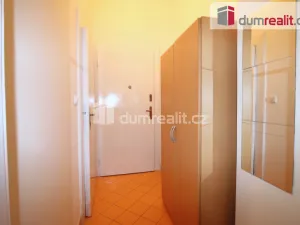 Pronájem bytu 1+kk, Praha - Smíchov, Moulíkova, 25 m2