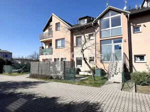 Prodej bytu 3+kk, Šestajovice, Revoluční, 74 m2