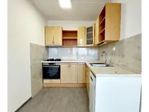 Pronájem bytu 2+kk, Praha - Kobylisy, Mirovická, 40 m2