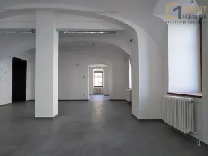 Pronájem obchodního prostoru, Nový Bydžov, Bož. Němcové, 106 m2
