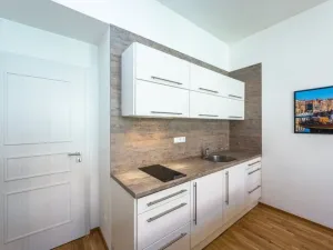 Pronájem kanceláře, Praha - Karlín, Křižíkova, 53 m2