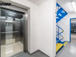 Prodej garážového stání, Praha - Podolí, Milevská, 12 m2