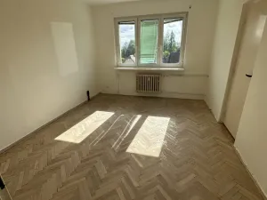 Pronájem bytu 2+1, Habartov, náměstí Přátelství, 56 m2