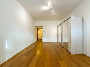 Prodej bytu 2+kk, Praha - Holešovice, U průhonu, 48 m2