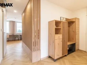 Pronájem bytu 3+1, Praha - Karlín, Molákova, 63 m2