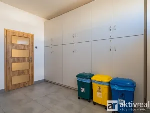 Pronájem kanceláře, Neratovice - Horňátky, 240 m2