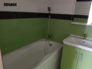 Prodej bytu 2+1, Ostrov, Jungmannova, 61 m2