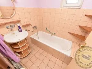 Prodej rodinného domu, Černuc, 240 m2