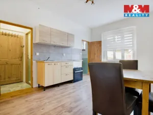 Prodej bytu 1+1, Chabařovice, Husovo náměstí, 59 m2