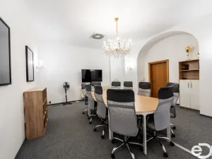 Pronájem kanceláře, Kolín, Karlovo náměstí, 193 m2