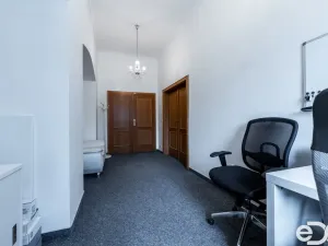 Pronájem kanceláře, Kolín, Karlovo náměstí, 193 m2