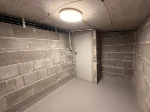 Pronájem bytu 1+kk, Praha - Karlín, Křižíkova, 33 m2