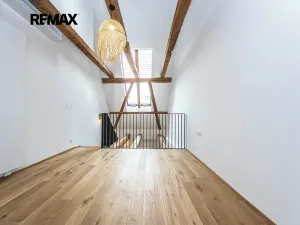 Pronájem bytu 2+kk, Praha - Nusle, Vrtbova, 42 m2