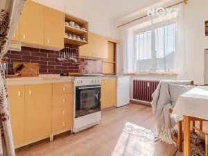 Prodej bytu 2+1, Jindřichův Hradec, Tovární, 73 m2