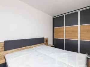 Pronájem bytu 2+kk, Praha - Žižkov, V domově, 48 m2