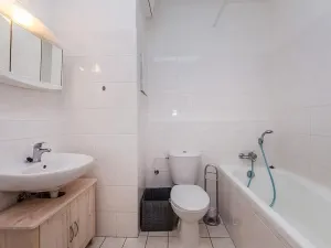 Pronájem bytu 1+kk, Praha - Řeporyje, Wiesenthalova, 34 m2