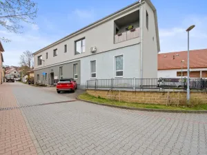Prodej bytu 2+kk, Brno - Jehnice, náměstí 3. května, 73 m2