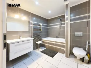 Prodej činžovního domu, Praha - Ďáblice, Kokořínská, 1880 m2