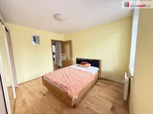 Pronájem bytu 2+kk, Praha - Prosek, Nad Krocínkou, 63 m2
