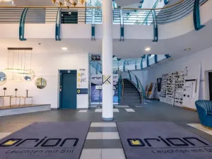 Pronájem kanceláře, Průhonice, Uhříněveská, 3300 m2