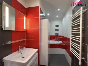 Pronájem bytu 2+1, Rychnov nad Kněžnou, Na Trávníku, 63 m2