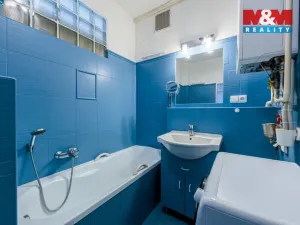 Prodej bytu 3+1, Karlovy Vary - Stará Role, Závodu míru, 73 m2