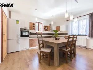 Prodej rodinného domu, Týnec nad Sázavou, 234 m2