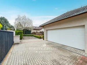 Pronájem rodinného domu, Popovičky, Na Skalce, 271 m2