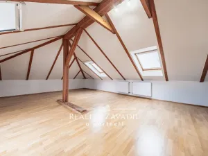 Pronájem rodinného domu, Popovičky, Na Skalce, 271 m2