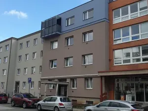 Pronájem bytu 2+1, Hradec Králové, Vocelova, 75 m2